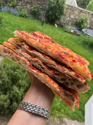 Bread: Roman Pizza slice: tomato sauce, garlic and origano (Vegan)